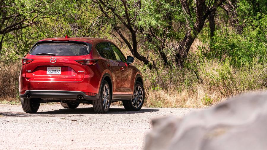  Mazda CX-5 Signature 2018 года  (NA) (фото 36 из 40)